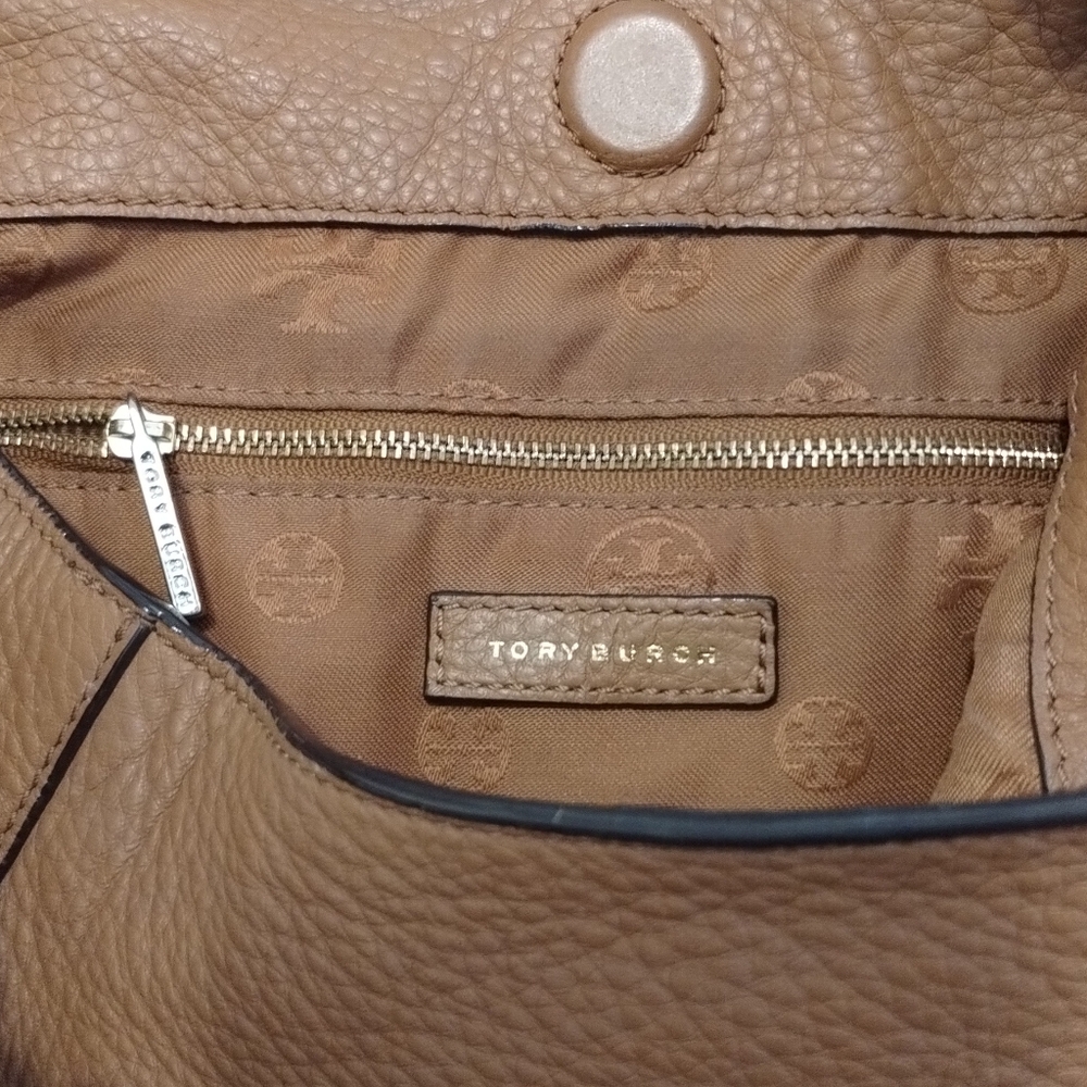 Tory Burch Tan Leather Hobo Bag with Signature Logo - Picture 11 of 14